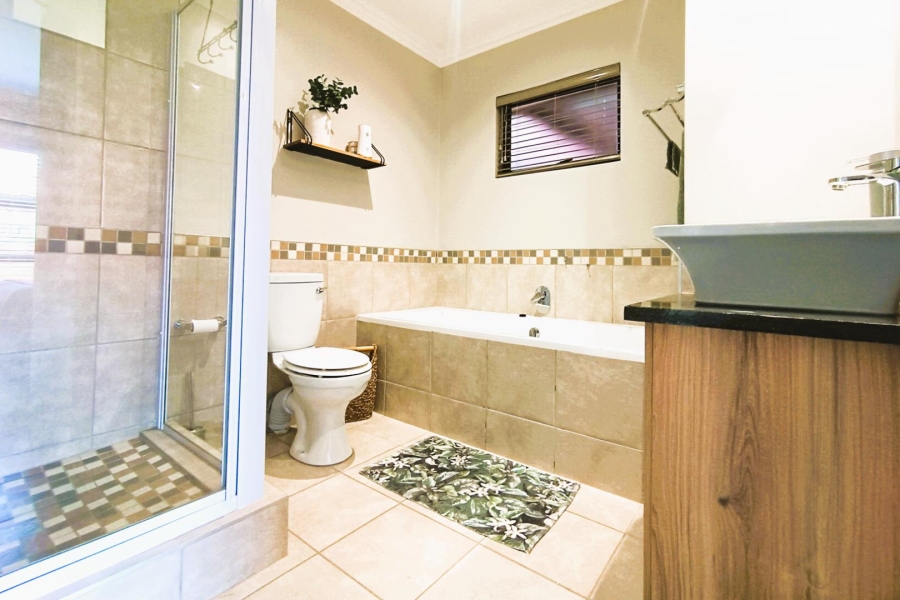 3 Bedroom Property for Sale in Langenhovenpark Free State